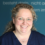 Ein Foto von einer Mitarbeiterin der Praxis